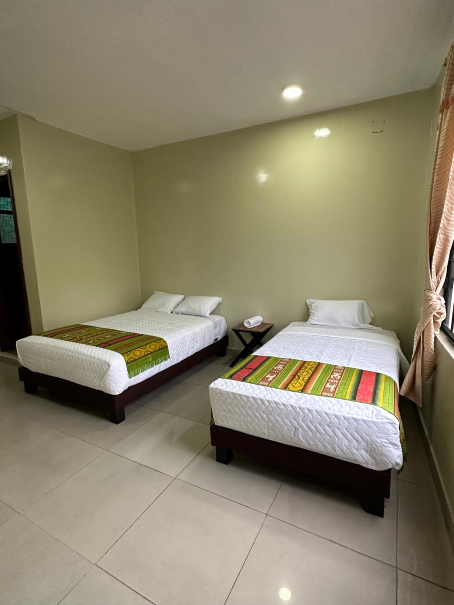 Hostal Marin Central Quito Buitenkant foto