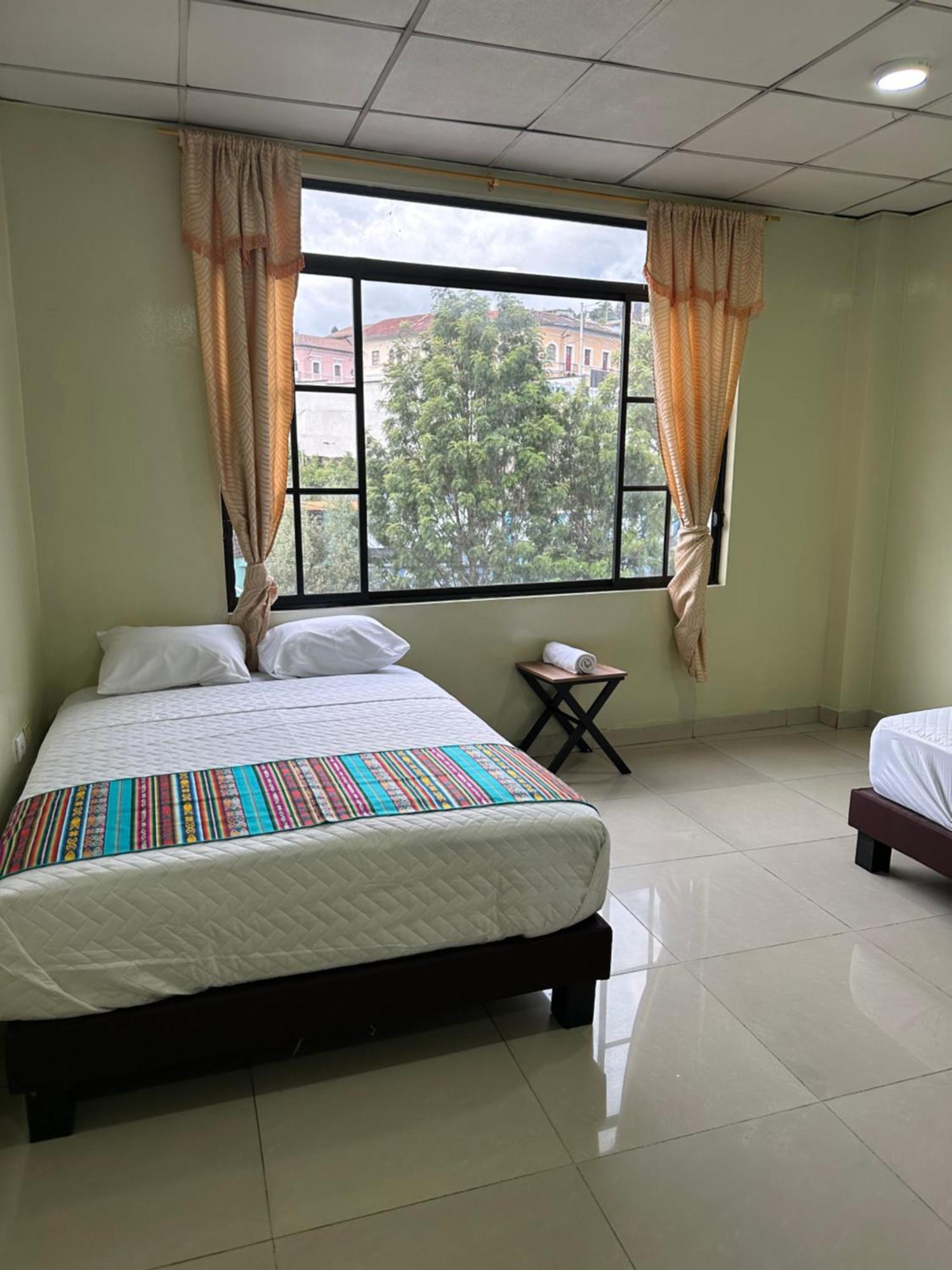 Hostal Marin Central Quito Buitenkant foto